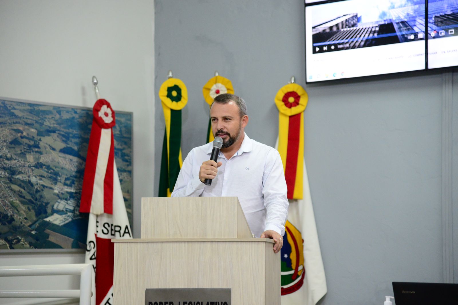 Deputado eleito, Rodrigo Lopes, participa de sessão da Câmara Municipal